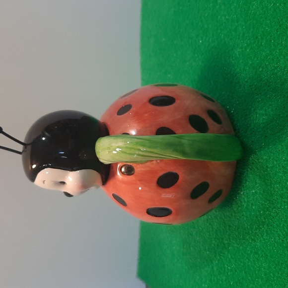 Decorative ladybug creamer - Picture 3 of 10